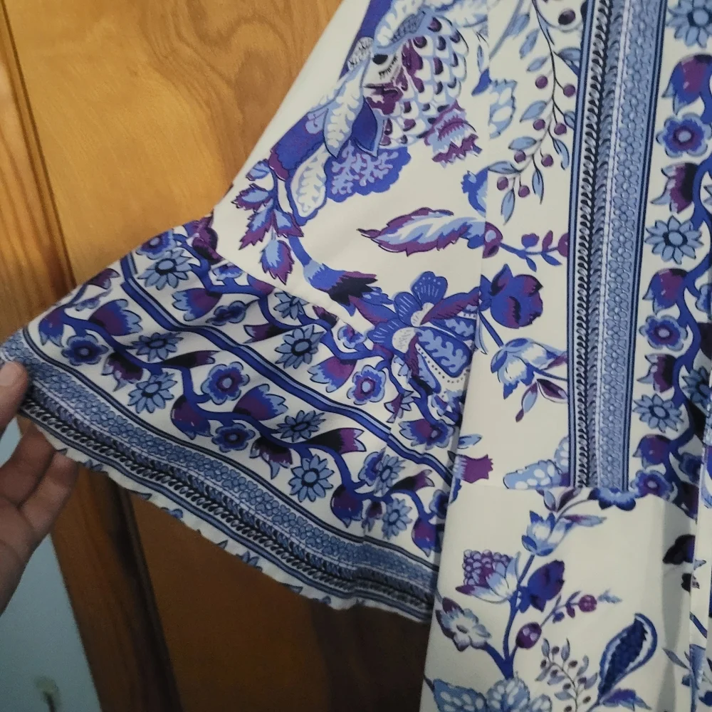 Blue Floral Women's Blouse - Picture 4 of 7